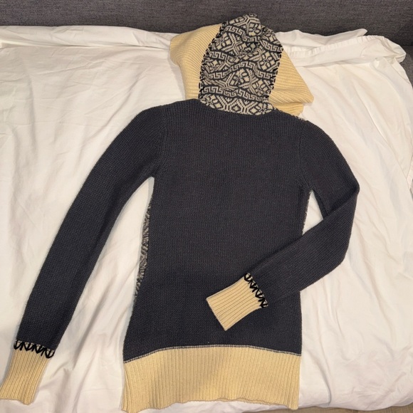 BKE Wool Blend Hooded Sweater Size Small - Picture 4 of 4